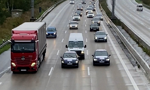 Die Aktivisten drosselten den Verkehr auf der A2.