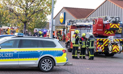 Bei Lidl in Lebenstedt kam es am Donnerstagnachmittag zu einem Feuer.