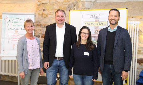 V.l.n.r: Susanne Dirr (Jobcenter), Carsten Sievers (Arbeitsagentur), Moderatorin Doreen Claus & Danny Ilgauds (beide Jugendamt)