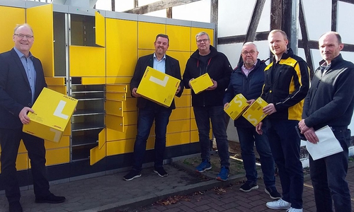 v.l.n.r.: Stephan Siekmann, Deutsche Post DHL, Hannover; Bürgermeister Andreas Busch, Gemeinde Lehre; Olaf Ehlers, Fa. Firma OE-Service GmbH Co KG, Postfilialpartner in Lehre; Heinrich Köther, Ortsbürgermeister, Gemeinde Lehre; Christian Klaus, Deutsche Post, DHL Wolfsburg; Andreas Hetling, Deutsche Post DHL, Wolfsburg.