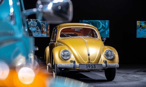 „KÄFER X CRAZY“ Der millionste Volkswagen verließ am 5. August 1955 als Volkswagen Nummer 1 Million das Werk in Wolfsburg.