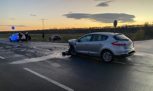 Beim Unfall auf der L518 wurden zwei Personen verletzt.