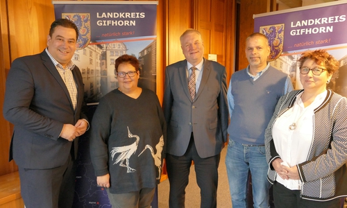 Informierten über die Ergebnisse der Heimleitertagung: (v.r.n.l.) Marion Moring, Jens Fieser, Rolf Amelsberg, Heike Schwedthelm und Landrat Tobias Heilmann.