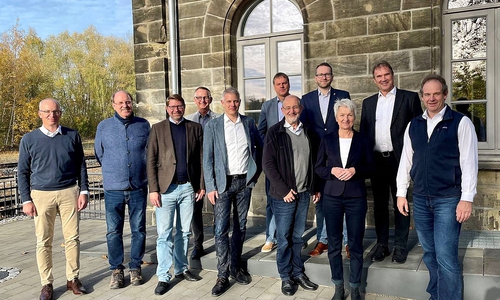 Gesellschafterversammlung, Aufsichtsrat und Vertreter der Ostfalia trafen sich mit dem Geschäftsführer der Wirtschaftsförderung, Dr. Claudius Schiller, zu einem Strategie-Workshop.