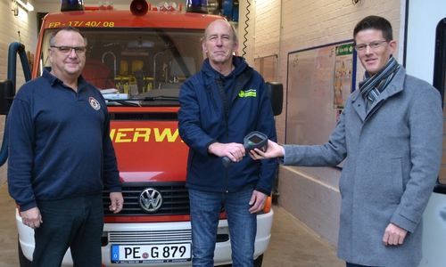 Bürgermeister Grünert, Ortsbrandmeister Thöne und Gemeindebrandmeister Goldbeck 