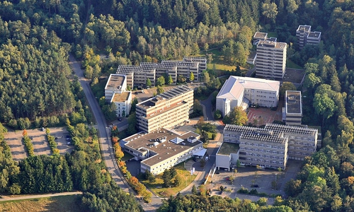 Auf dem Campus vom INN-tegrativ BFW Goslar befinden sich neben den Wohngebäuden und einer Mensa die Ausbildungsräume, Werkstätten, Sporthalle, Fitnessstudio, Freizeiträume, Kegelbahn uvm.