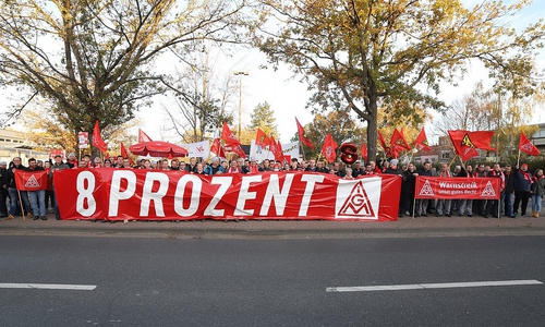 Warnstreikaktion der IG Metall