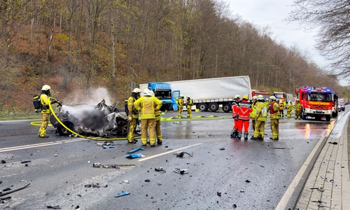 Der Fahrer konnte nicht mehr aus dem Cabrio gerettet werden.