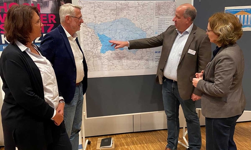 v.l.n.r: Carmen Otto, Wasserverband Gifhorn, Bürgermeister Herbert Pieper, Gemeinde Wahrenholz, Christian Siemon, HGN Beratungsgesellschaft mbH, Anna Weyde, Regionalverband Großraum Braunschweig.