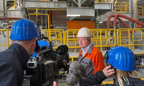 Vorstellung der neuen Feuerverzinkung 3 der Salzgitter Flachstahl GmbH. Ulrich Grethe, Vorsitzender der Geschäftsführung, im Gespräch mit den Medien.