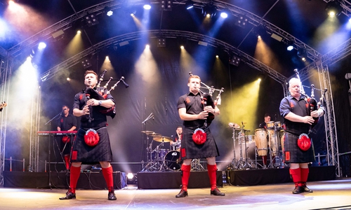 Die Red Hot Chillie Pipers.