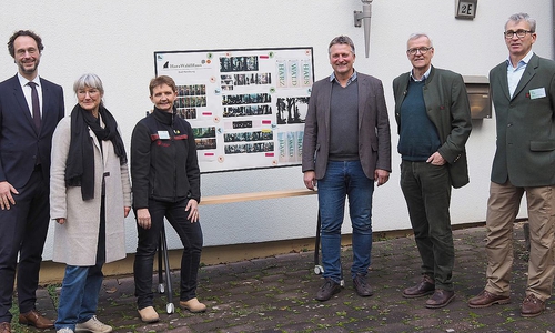 Bei der Neu-Eröffnung des HarzWaldHauses (von links): Volker Brengelmann, Niedersächsisches Umweltministerium, Meike Hullen, Nationalparkverwaltung, Dr. Bettina König, Leiterin HarzWaldHaus, Dr. Roland Pietsch, Leiter Nationalpark Harz, Dr. Klaus Merker, Präsident Niedersächsische Landesforsten, Ralf Krüger, Landesforsten.