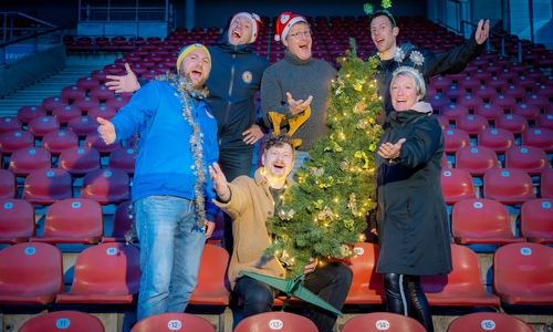 Sven Rosenbaum (Vereinsmanager Eintracht Braunschweig), Gerd-Peter Münden (künstlerischer Leiter), Tobias Fath (Projektmanagement Eintracht Stadion), André Linder (Geschäftsführender Vorstand Eintracht Braunschweig Stiftung), Paul Kunze (Applaus Kulturproduktionen) und Angela Kleinhans (Sponsoring Volkswagen Financial Services) (v. li.). 