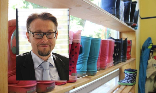 Bürgermeister Ivica Lukanic richtet sich an die Eltern.