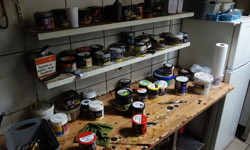 Zubereitungsraum für Wasserpfeifenköpfe in einer Bar.