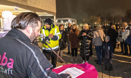 Mario-Andre Römer schwor die Gäste auf die Tarifverhandlungen ein.