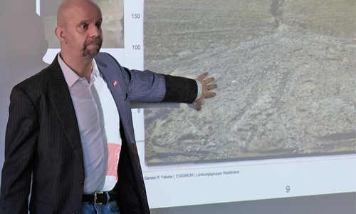 Professor Dr. Sándor Fekete von der Technischen Universität Braunschweig stellte sein aktuelles Forschungsprojekt vor, dass sich mit Wasserextremereignissen auseinandersetzt.