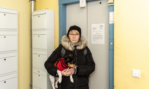 Sabine Spruth ist auf den Fahrstuhl angewiesen. 