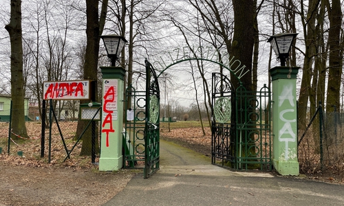 Unbekannte sprühten polizeifeindliche Abkürzungen