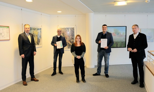 Michael Gandt (Bezirksgeschäftsführer), Landrat a. D. Thomas Brych, Nadine von Cisewski (Kreisgeschäftsführerin), Landrat Dr. Alexander Saipa und Bezirksvorsitzender Walter-Johannes Herrmann (von links). 