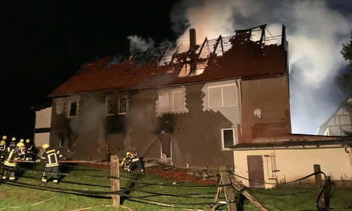 Das Haus wurde erheblich beschädigt.
