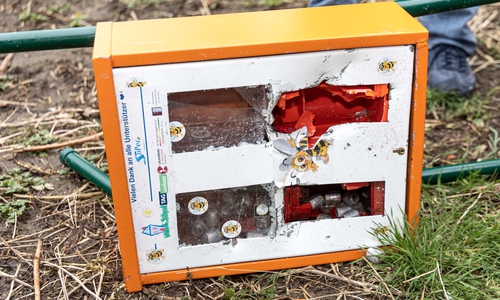 Der Samenautomat wurde völlig zerstört.