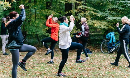 Teilnehmerinnen bei „Gymnastik im Prinzenpark“ vom Polizeisportverein Braunschweig e. V. im Oktober 2021.