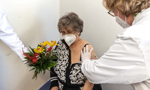 Die 10.000. Impfung im Helios Klinikum Salzgitter. 