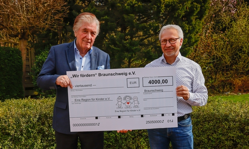 V.l.n.r.: Prof. Dr. Horst W. Rademacher (Präsident „Wir fördern“ Braunschweig e.V.), Michael Schwarze (Vorsitzender Eine Region für Kinder e.V.).