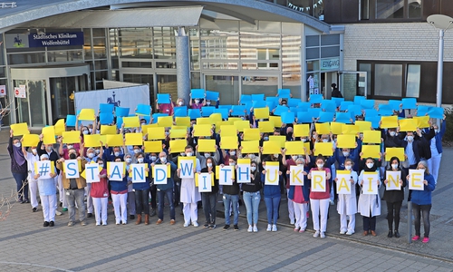 Das Team des Klinikums sammelte fast 20.000 Euro für den Verein „Ärzte ohne Grenzen“ und dessen Einsatz in der Ukraine. 