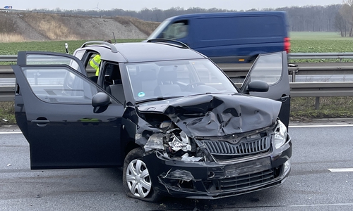 Auf der A39 kam es am Dienstag zu einem schweren Unfall.
