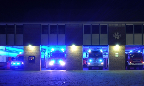 Die Feuerwehr will ein blau-gelbes Zeichen setzen.