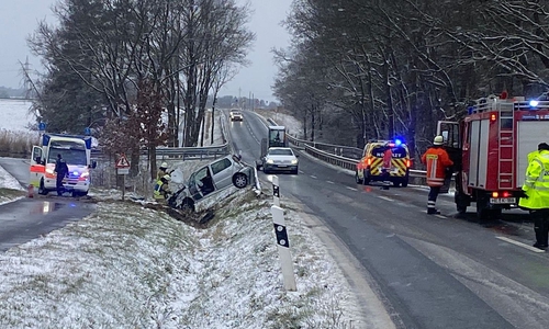 Das Auto war im Graben gelandet.