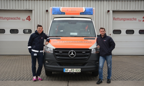 Personalwechsel an der Spitze des DRK-Rettungsdienstes in Wolfenbüttel: Björn Försterling (links) übergab die Geschäftsführung an Daniel Schulte. 