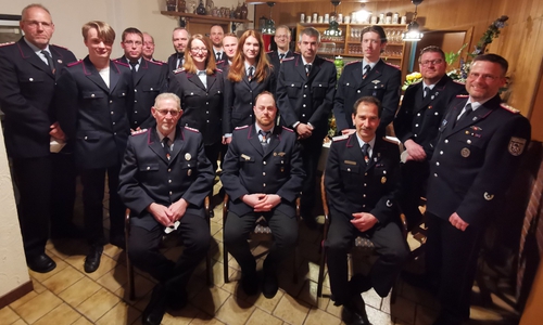 Zahlreiche Ehrungen und Beförderungen gab es bei der Jahresversammlung der Freiwilligen Feuerwehr Ahnsen.