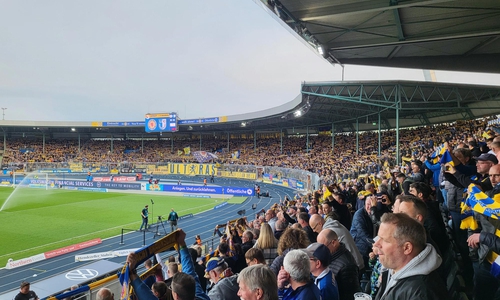 Das Eintracht-Stadion war nahezu ausverkauft.