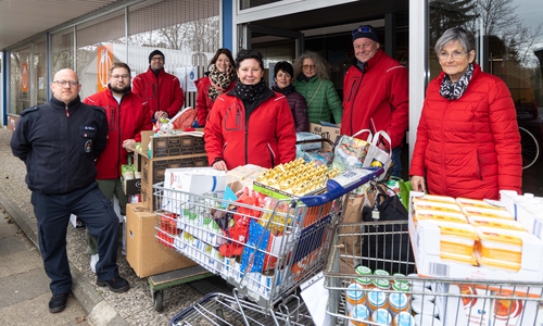 Eine große Ladung an Spenden wurde bei der Tafel Salzgitter abgegeben. 