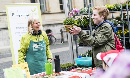 Am 30. April bringt der erste BBG-Stadtnaturtag die Vielfalt der Pflanzenwelt in die Braunschweiger Innenstadt.