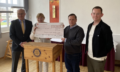 Auf dem Foto (v.l.):  Birger Wesche, Schatzmeister Rotary-Club Salzgitter-Wolfenbüttel  Dagmar Schulze, Präsidentin Rotary-Club Salzgitter-Wolfenbüttel  Andre Volke & Dirk Flemnitz, beide stellvertretende Vorsitzende des Kulturwunsch Wolfenbüttel e.V.