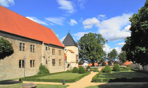 Am Schöninger Schloss findet das Gartenfestival statt.