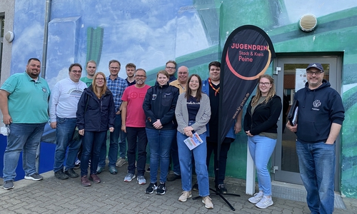 Erick Bodenburg (Teestube Edemissen), Ulrich Steckel (Vorstand KJR), Thilo Schmidt (Sportjugend Peine), Laura Turek (Ev. Jugend Peine), Ulrich Schön (Vorstand KJR), Hagen Dope (CVJM Stderdorf), Harald Hebisch (KJR Vorstand), Katharina Brandes (Kreisjugendfeuerwehr), Finn Bendrien (Jugendring Ilsede), Horst Matzel (KJR Vorstand), Karina Dohmeier (KJR Vorstand), Christian Köhler (Peiner Polarsterne), Kim Winter (Probsteijugend Vechelde) und Stefan Hoppe (VCP Wipshausen) (v. li.).