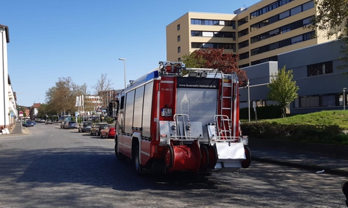Die Feuerwehren Helmstedt, Emmerstedt, Barmke sowie der Einsatzleitwagen Grasleben wurden zur Conringstraße in Helmstedt alarmiert.