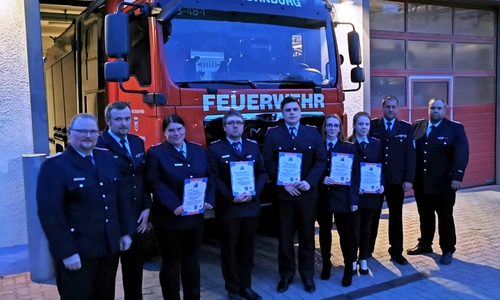 v.l. Wolfgang Hesse, Henry Heldt, Daniela Bloch, Bernd Wölfer, Benni Blume,  Lissa Wölfer, Heidi Wölfer, Kevin Fricke und Dennis MeyerDIe Frewi
