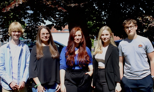 Niklas Schürmann, Lena Hertel, Darlien Dósa, Lena Wieczorek und Noel Bock (v. li.).