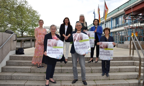 Birte Neitzel, Iris Bothe, Katharina Varga, Superintendent Christian Berndt, Marion Herrfurth, Prof. Dr. Jacqueline Bauer (Chefärztin Kinder- und Jugendmedizin am Klinikum Wolfsburg), Dr. med. Mignon-Denise Keyver-Paik (Chefärztin Frauenklinik am Klinikum Wolfsburg) (v. li.).
