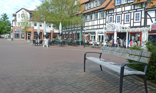 Die Notenbank mit Blick auf den Klesmerplatz.