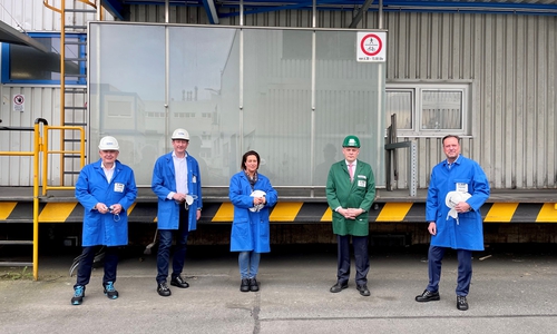 (v.l.n.r.) Dr. Thomas Vortmüller (Geschäftsführer Chemetall GmbH), Ralph Bogisch (Vorsitzender des CDU-Kreisverbandes Goslar), Stefanie Hertrampf (CDU-Landtagskandidatin für den Wahlkreis Goslar), Ulrich Eberhardt (Werkleiter Chemetall GmbH) und Fraktionsvorsitzender Dirk Toepffer.