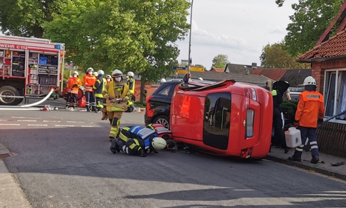 Sechs Verletzte und erheblichen Sachschaden: In Meinersen prallten zwei Fahrzeuge zusammen.