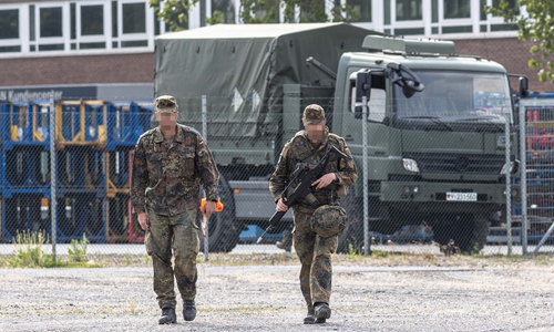 Seit Freitag befindet sich die Bundeswehr auf dem MAN-Gelände.