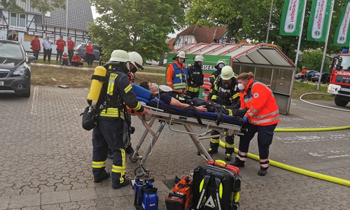 Rettung eines verunfallten Atemschutzgeräteträgers. 